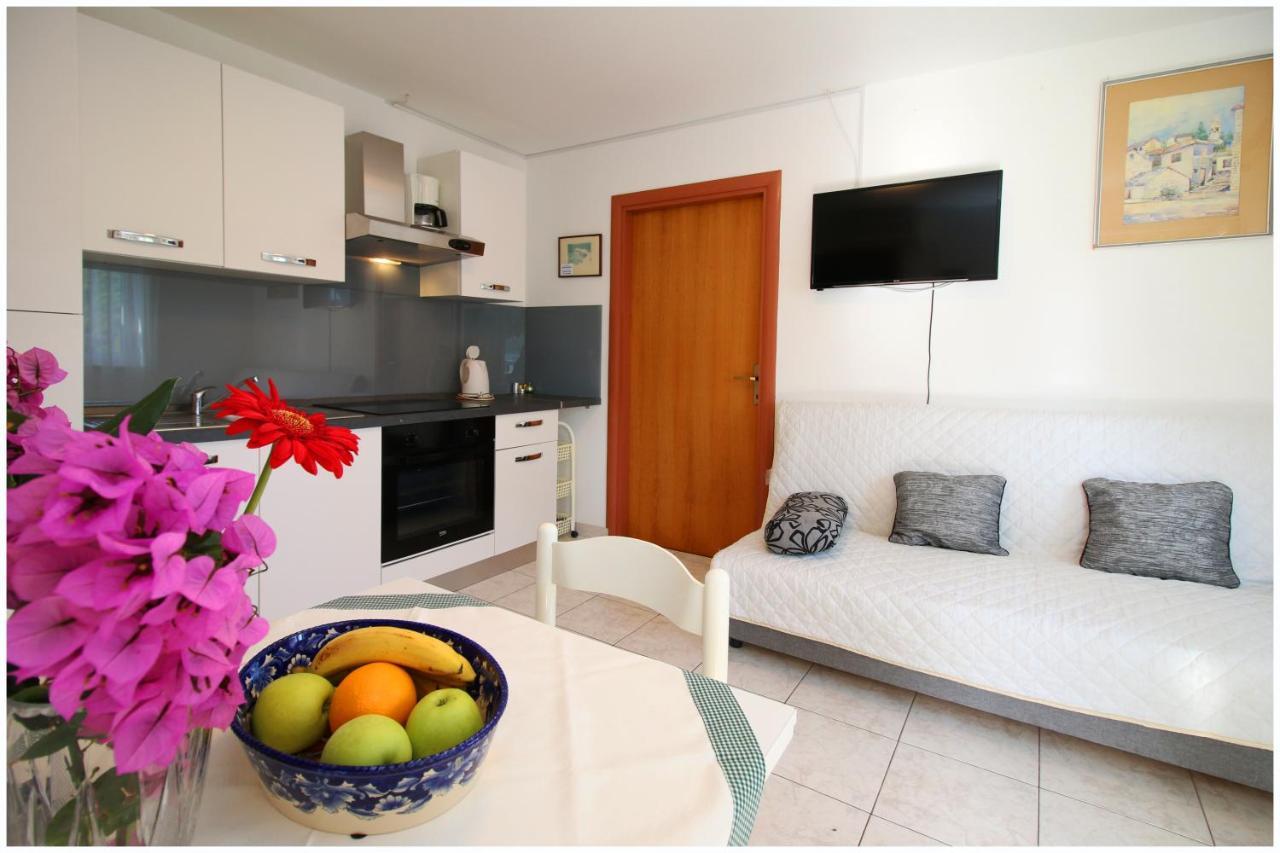 Mir Apartments Primosten Bagian luar foto