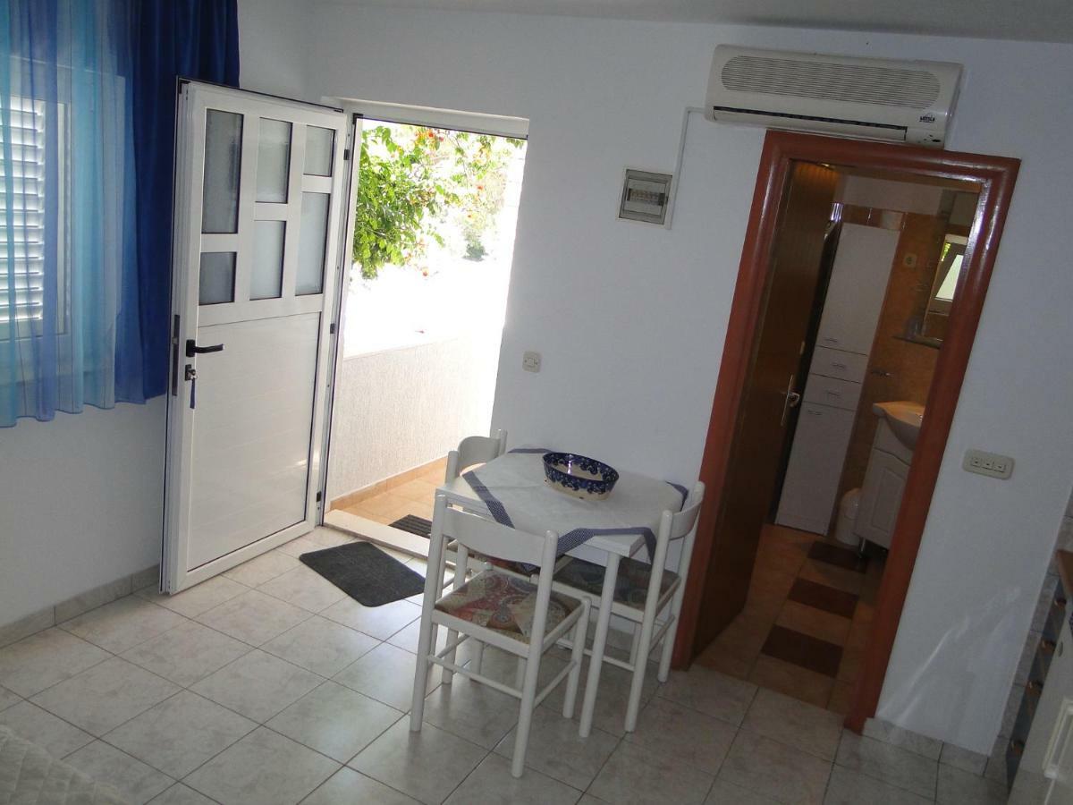 Mir Apartments Primosten Bagian luar foto