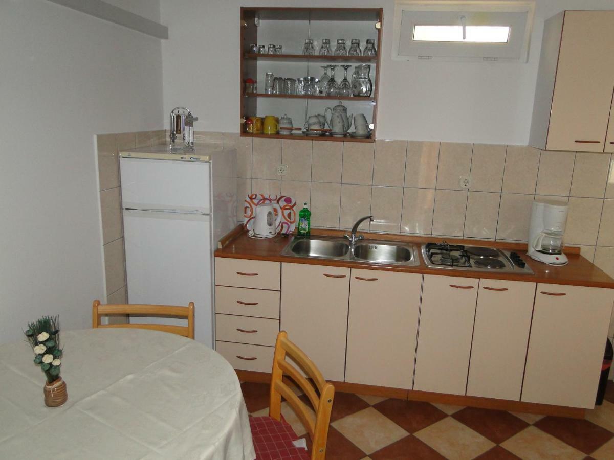 Mir Apartments Primosten Bagian luar foto